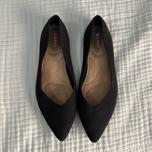 Old Navy pointed flats. Size 11